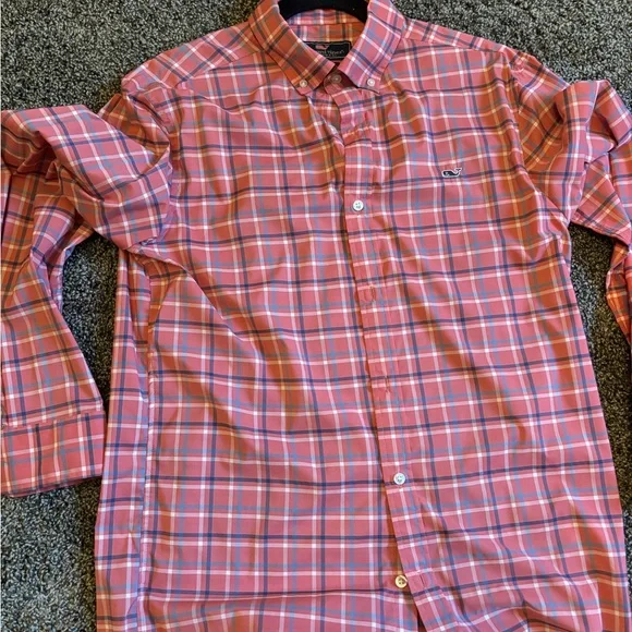 Vineyard vines long sleeve. Medium - Picture 1 of 3